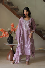 Iqra Lilac Embroidered Kurta Set With Dupatta