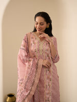 Gulaabi Riwayat Kurta Set With Dupatta