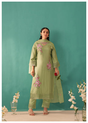 Baag E Noor Green Embroidered Silk Blend Kurta Set With Dupatta
